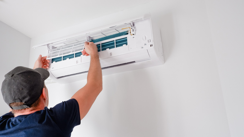 How Smart Thermostats Pair with New Systems After AC Replacement